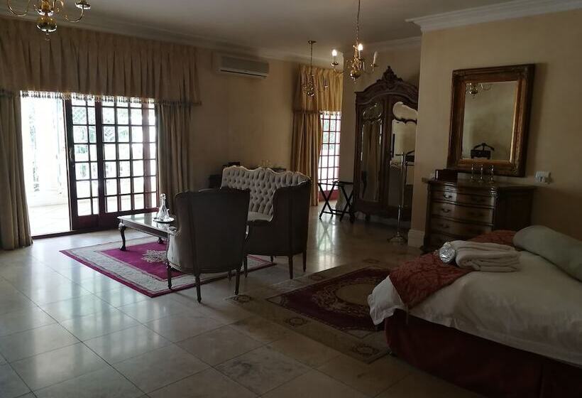 펜션 Cricklewood Manor