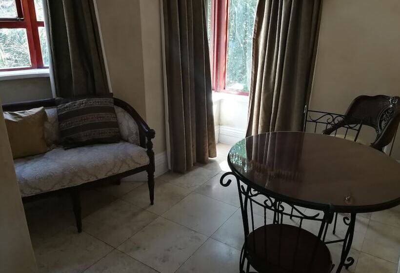 펜션 Cricklewood Manor