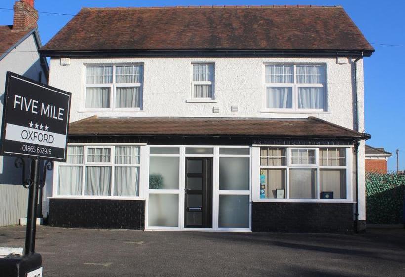 פנסיון Five Mile Oxford