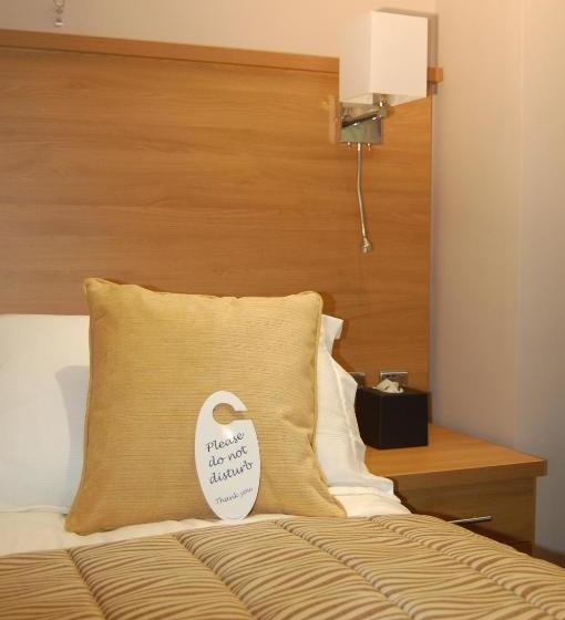 Пансион Five Mile Oxford