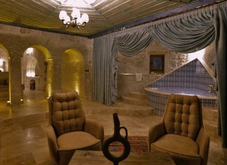 بنسيون Grand Cave Suites