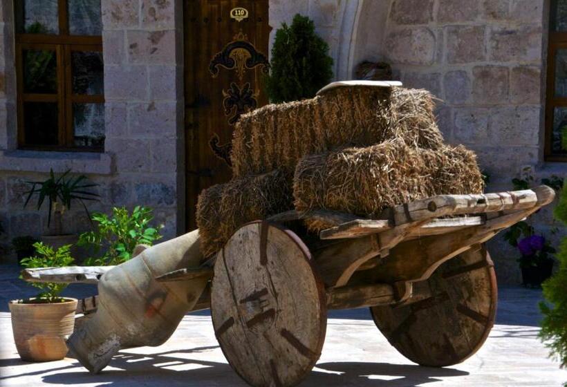 بنسيون Grand Cave Suites