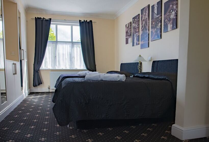 Пансион Lyndricks House