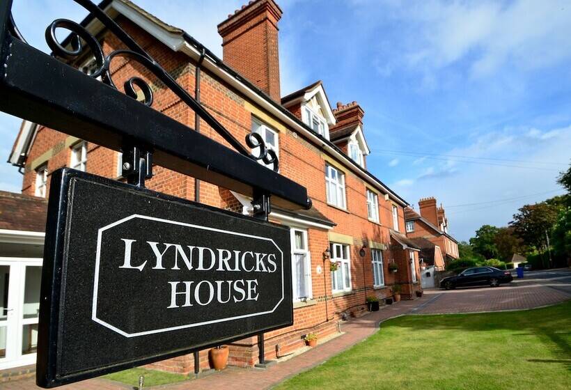 Пансион Lyndricks House