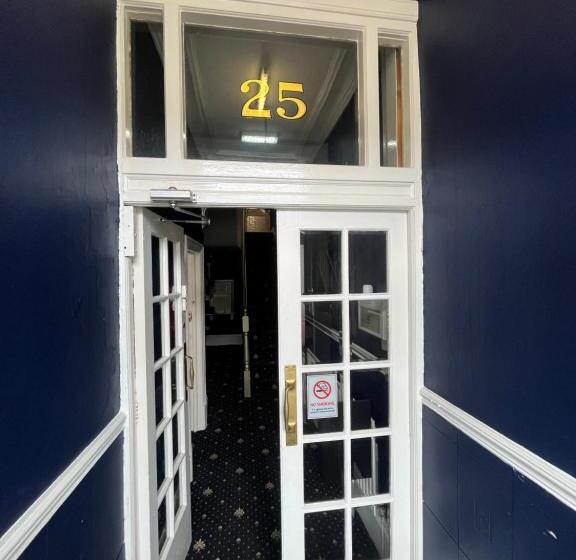 بنسيون Stay At 25