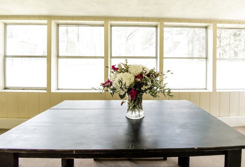 بنسيون The Broadway Guest House