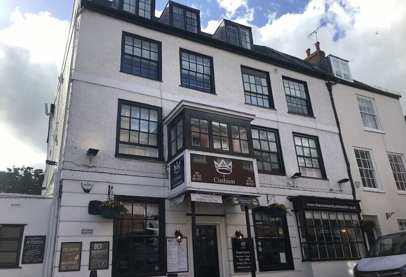 פנסיון The Crown And Cushion