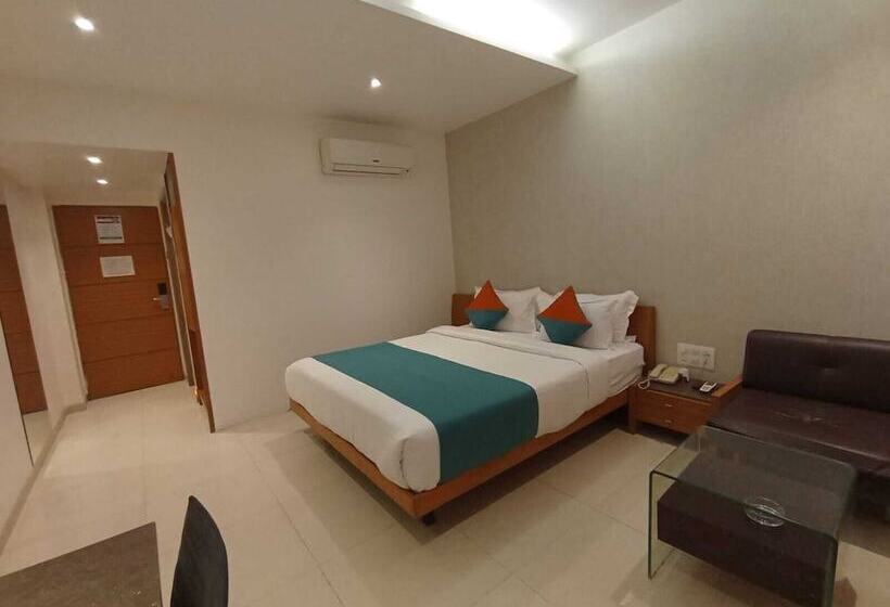 Pride Biznotel Alkapuri