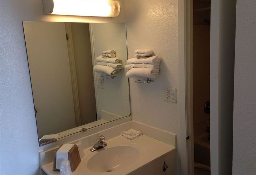 فندق على الطريق Red Roof Inn Bourbonnais