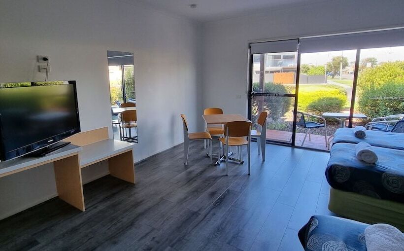 Seaview Motel & Apartments