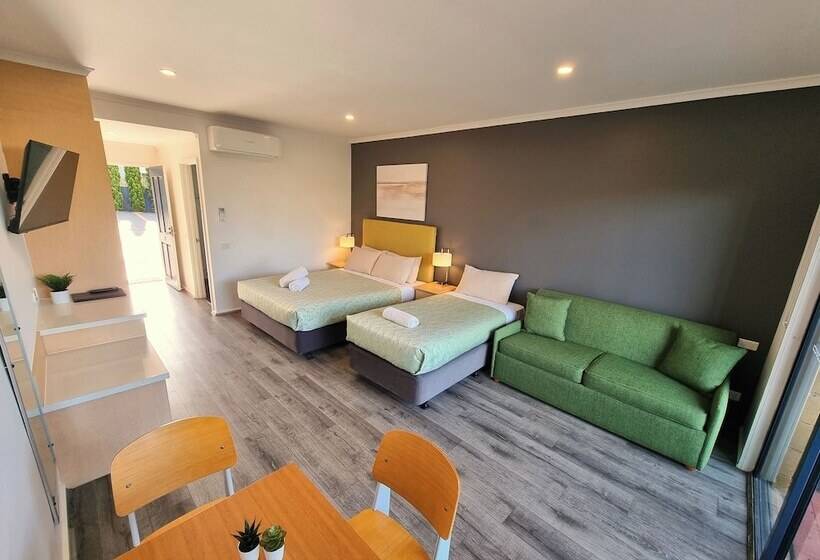 Seaview Motel & Apartments