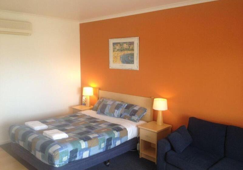 Seaview Motel & Apartments