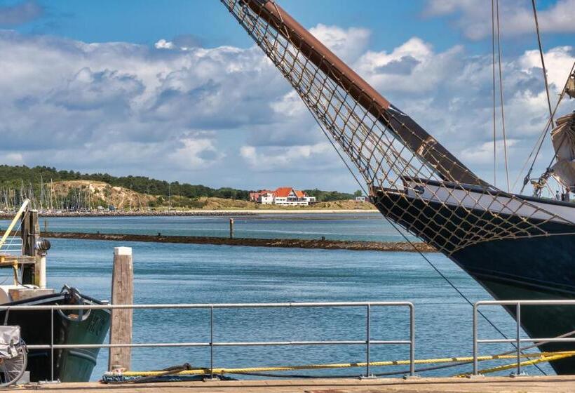 Stayokay Hostel Terschelling