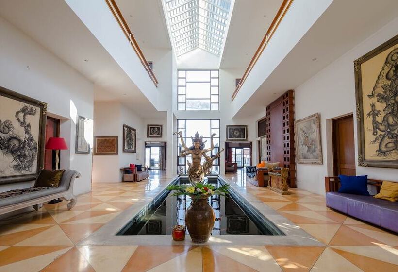 Suarti Resort Villas & Gallery