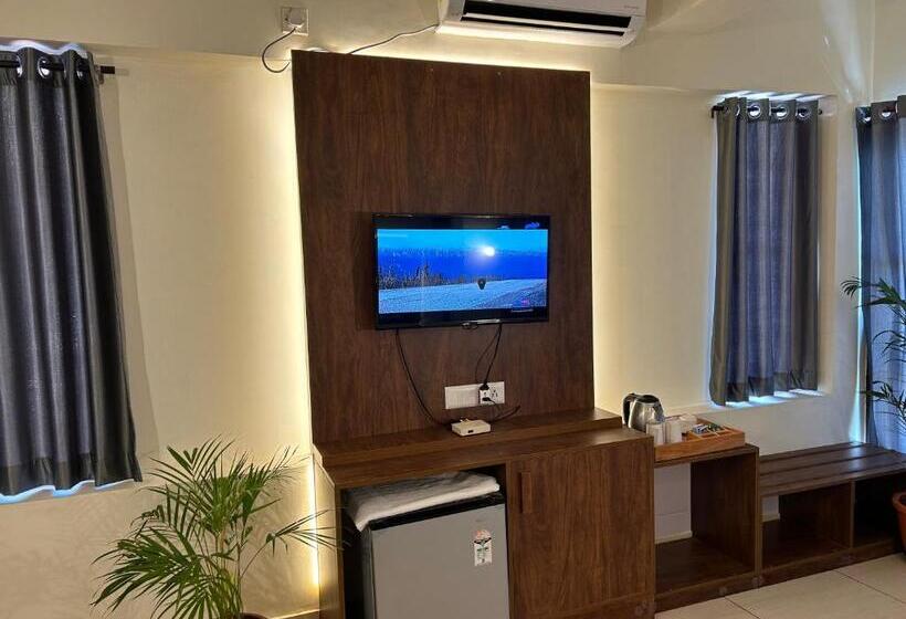 The Ocean Park Beach Resort