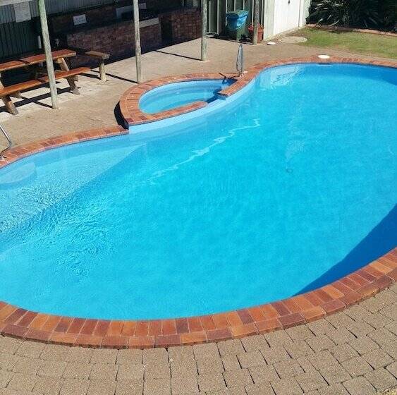 Tradewinds Apartments