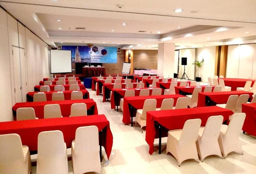 Transera Hotel Pontianak