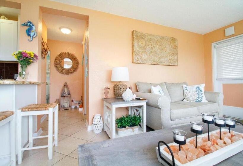 Tropic Terrace Resort #26   Beach View Suite