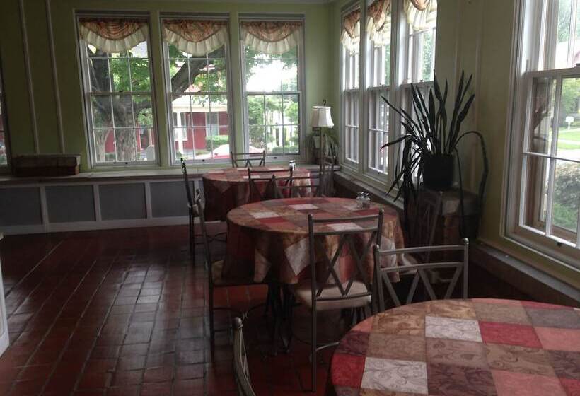 Walton Manor Inn Bed & Breakfast