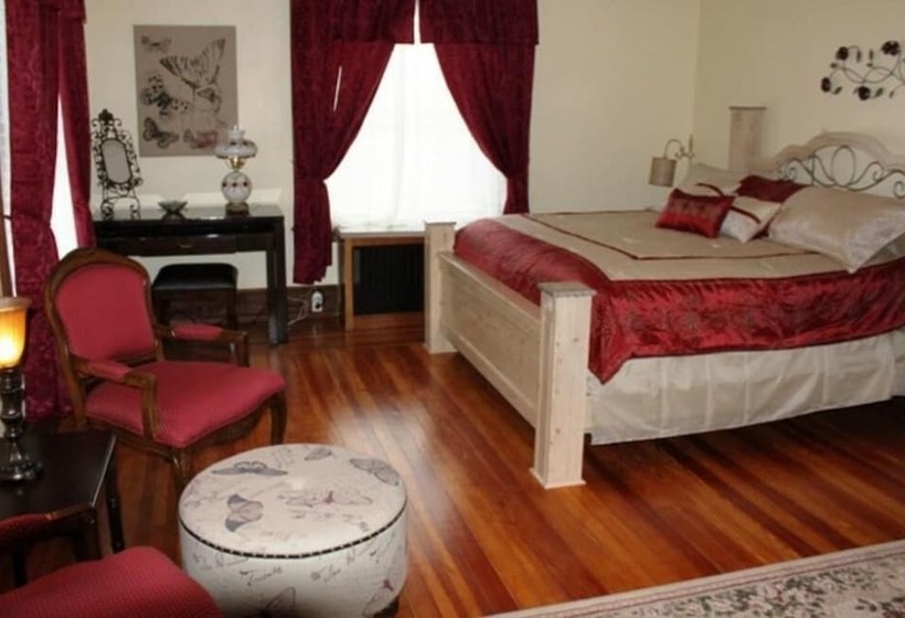 Walton Manor Inn Bed & Breakfast