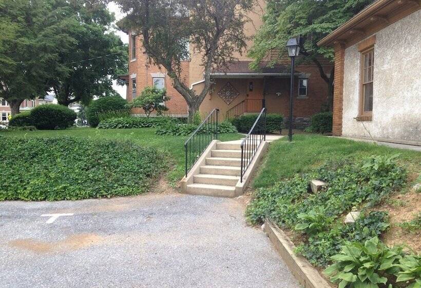 Walton Manor Inn Bed & Breakfast