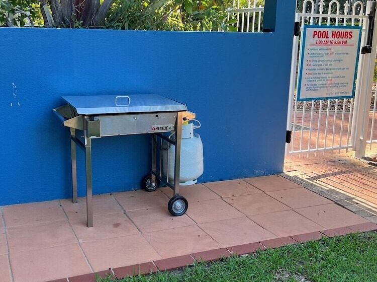 White Crest Apartments