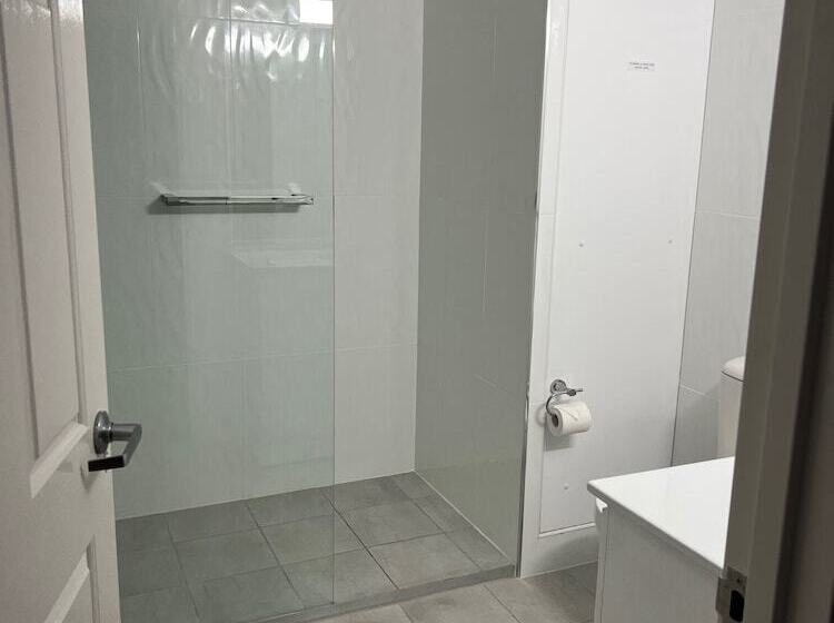 White Crest Apartments