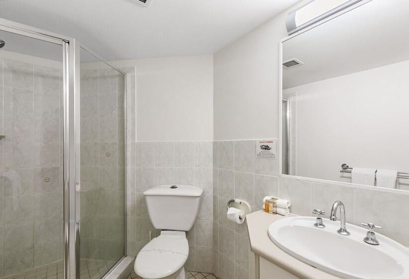 White Crest Apartments