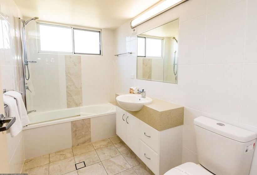 White Crest Apartments