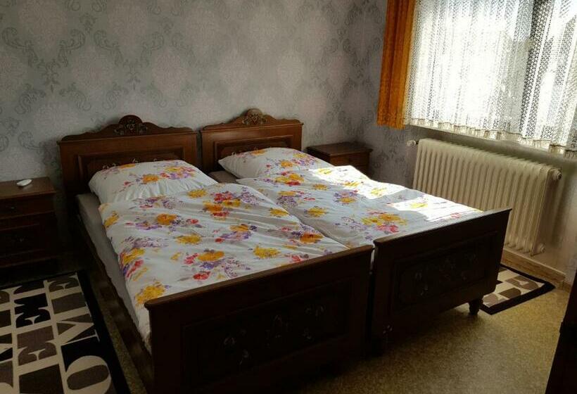 ユースホステル Hübinger Treff