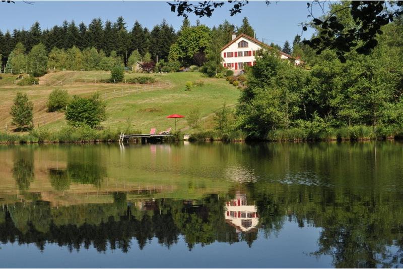 민박 La Belle Chambre Dans Une Ferme Avec Etang Privé Dans La Région Des Mille Etangs Faucogney Et La Mer