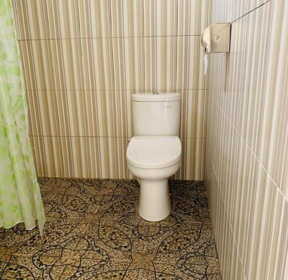 تختخواب و صبحانه Estevania Lodge Moni