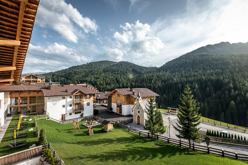 Dolomites Hotel La Fradora