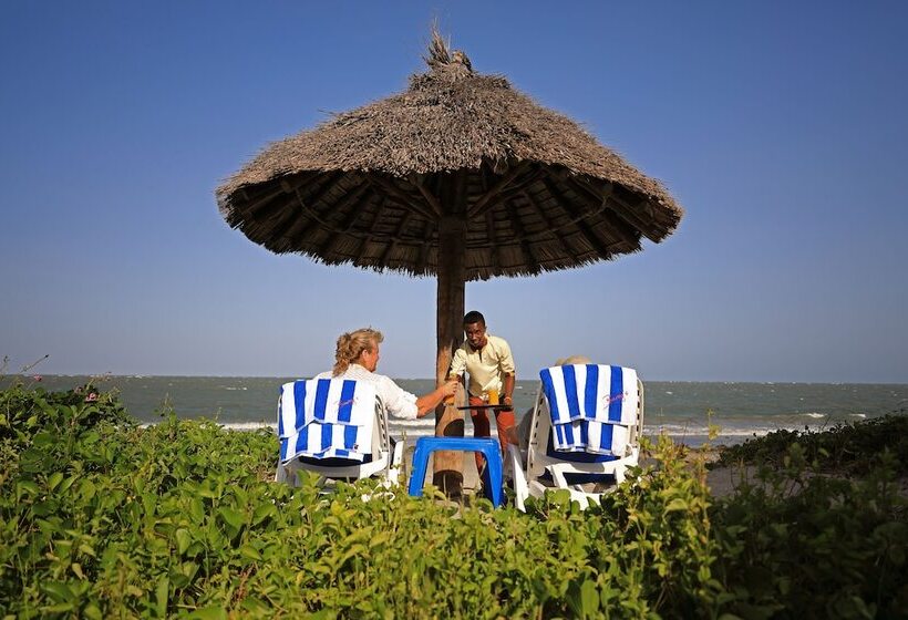 فندق Barry's Beach Resort
