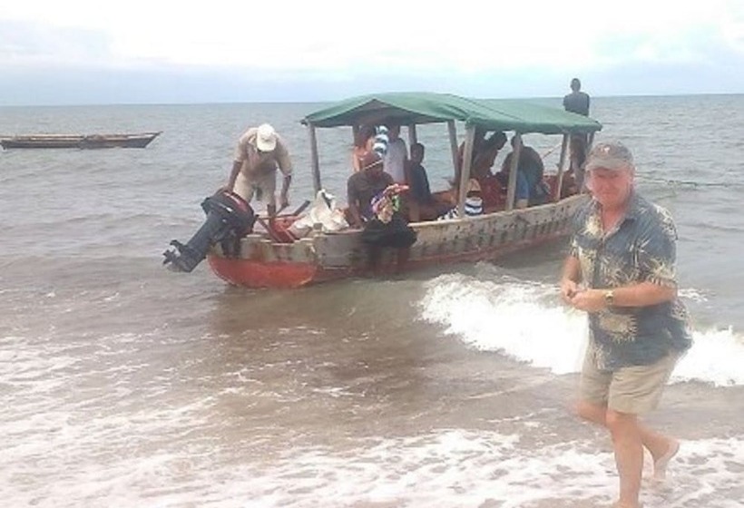 בית מלון כפרי Barry's Beach Resort
