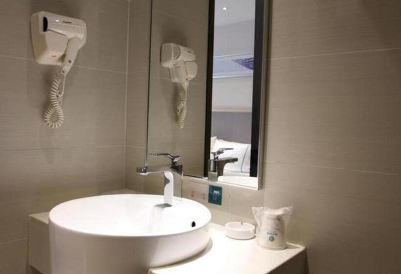 Отель City Comfort Inn Baise Jingxi Caifu Plaza