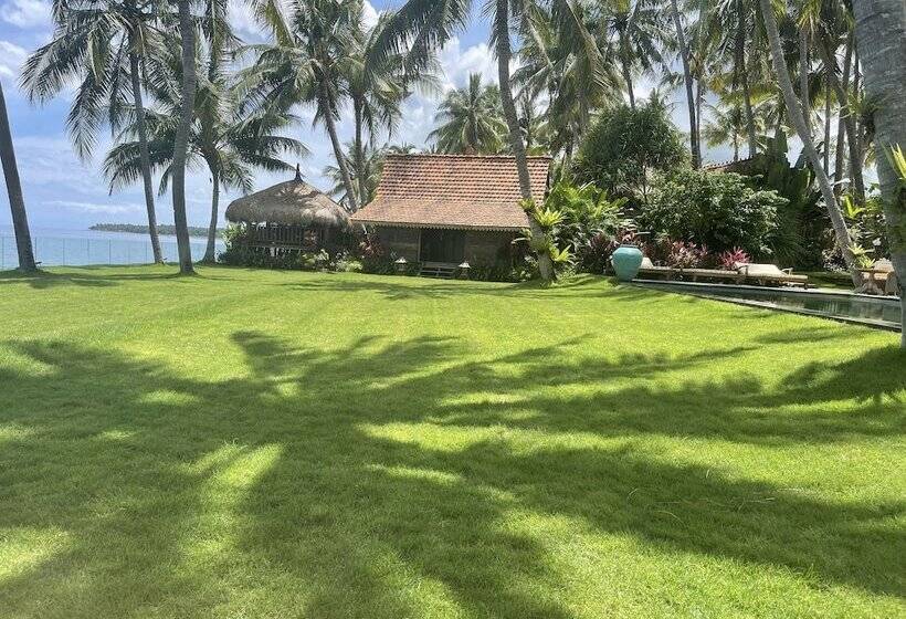 בית מלון כפרי Louka Beach Bali