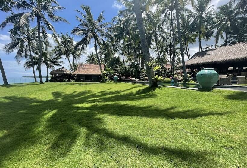 בית מלון כפרי Louka Beach Bali