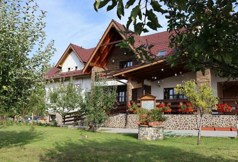 فندق Nut House Retezat