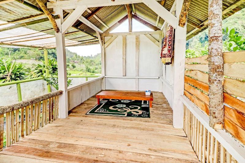 Отель Oyo Homes 90849 Cibeunying Homestay Cibodas Maribaya