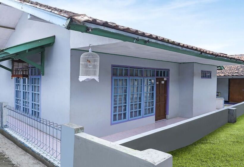 ホテル Oyo Homes 91009 Eco Tourism Desa Cibodas Areng 4 Syariah