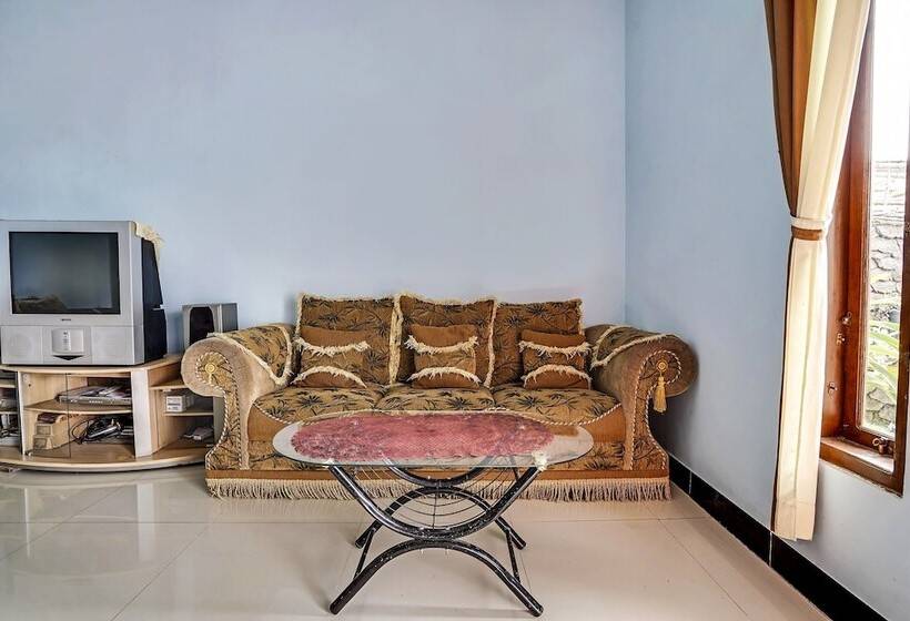 ホテル Oyo Homes 91009 Eco Tourism Desa Cibodas Areng 4 Syariah