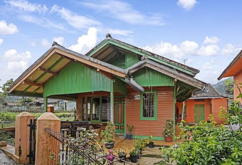 ホテル Oyo Homes 91128 Desa Wisata Lebakmuncang Ciwidey Syariah