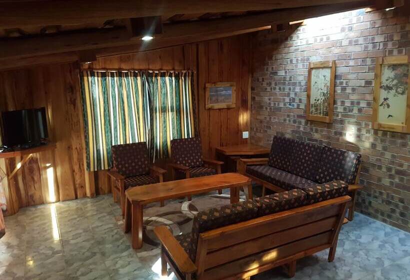 בית מלון כפרי Rainbow Lodge