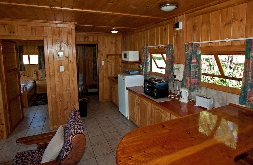 בית מלון כפרי Rainbow Lodge