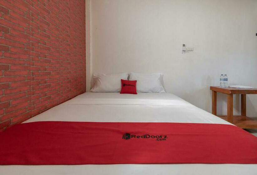 Отель Reddoorz Syariah Near Jakabaring Sport City Palembang