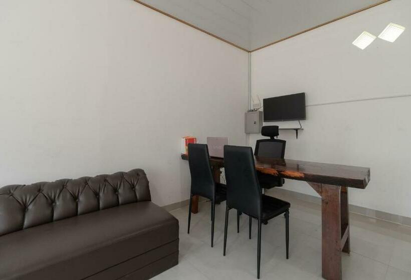 Отель Reddoorz Syariah Near Jakabaring Sport City Palembang