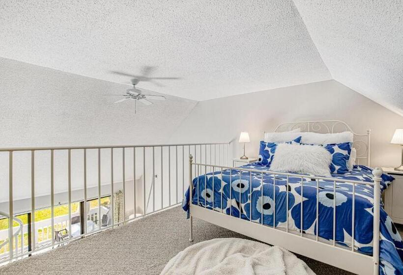 هتل Sea Colony  3003c West Lake Ct