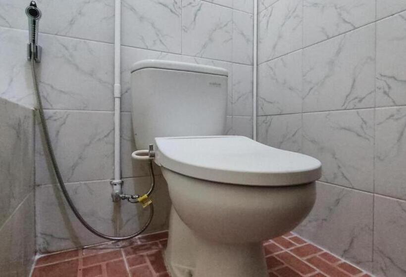 Szálloda Shinta 1 Near Stasiun Kertosono Mitra Reddoorz