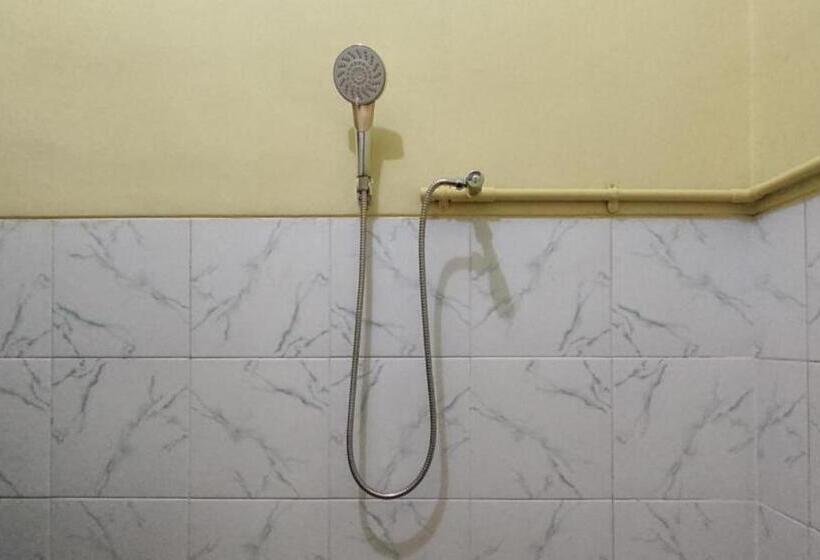 Szálloda Shinta 1 Near Stasiun Kertosono Mitra Reddoorz